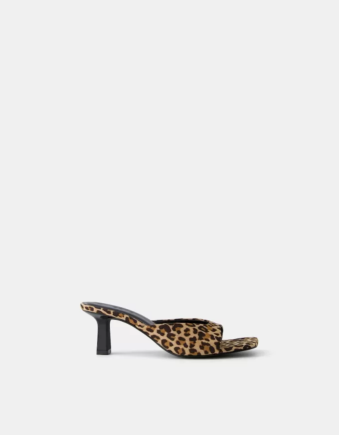 Sandalias de tacón con estampado animal ANIMAL PRINT