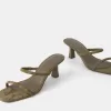 Sandalias de tacón kitty con doble tira KHAKI