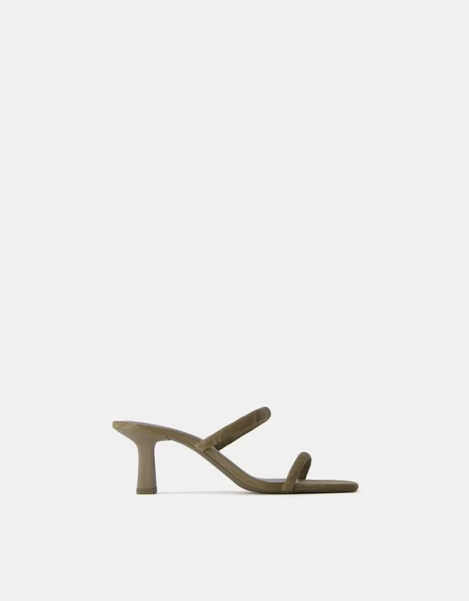 Sandalias de tacón kitty con doble tira KHAKI