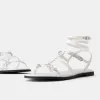 Sandalias planas con detalle de anilla. WHITE