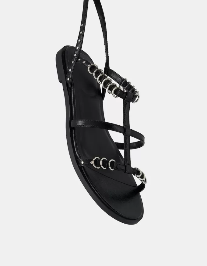 Sandalias planas con detalle de anilla. BLACK