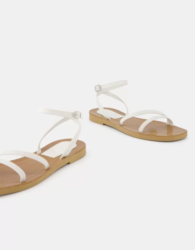 Sandalias planas con tiras WHITE Sandalias planas con tiras WHITE