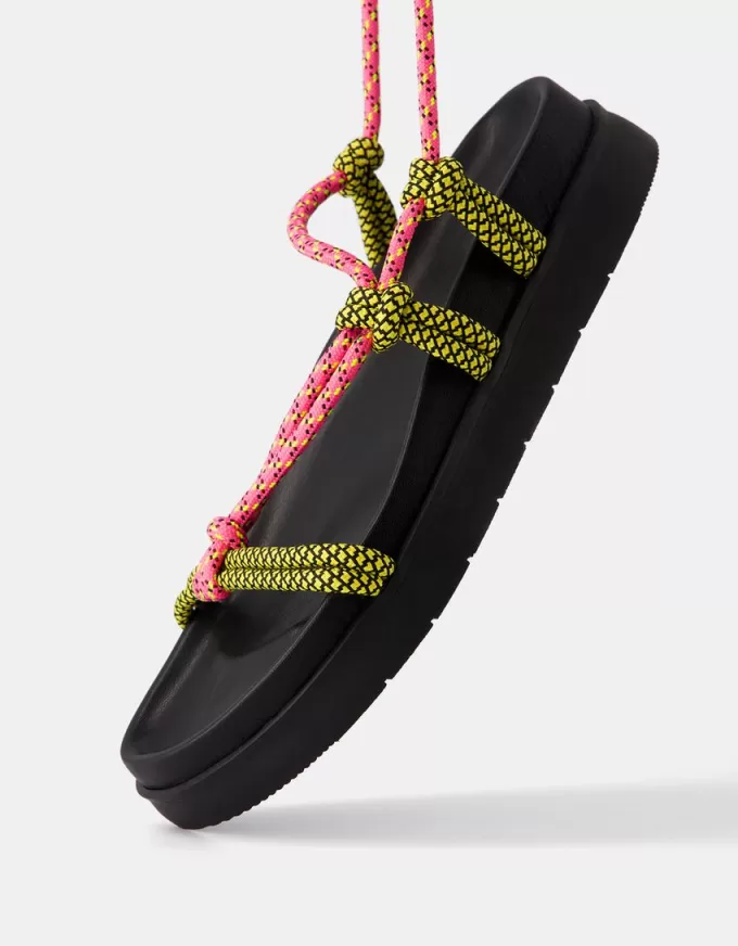 Sandalias planas de cuerda Multicolored Sandalias planas de cuerda Multicolored