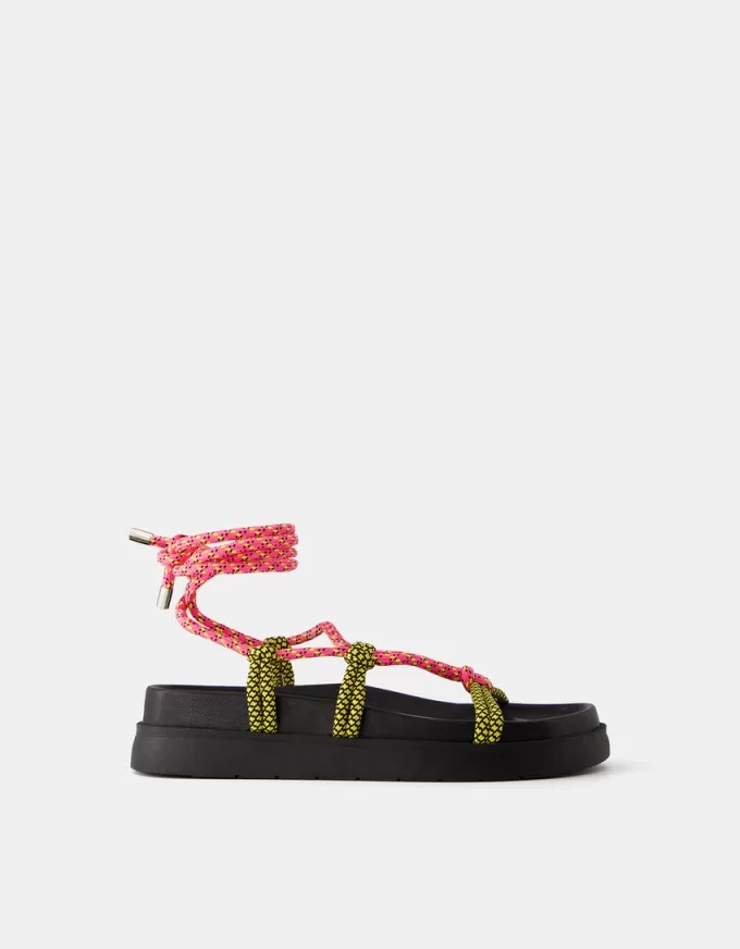 Sandalias planas de cuerda Multicolored Sandalias planas de cuerda Multicolored