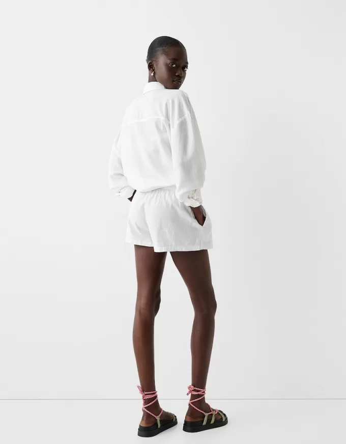 Shorts con detalle de cinturilla elástica Cream