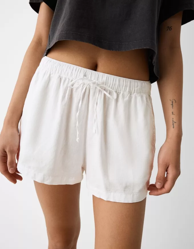 Shorts con detalle de cinturilla elástica Cream