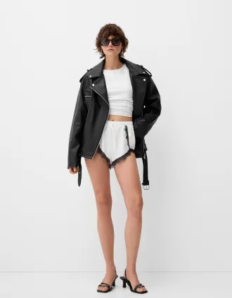 Shorts de encaje satinado Off white