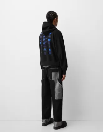 Sudadera con capucha y corte cuadrado con estampado Pan Am Black