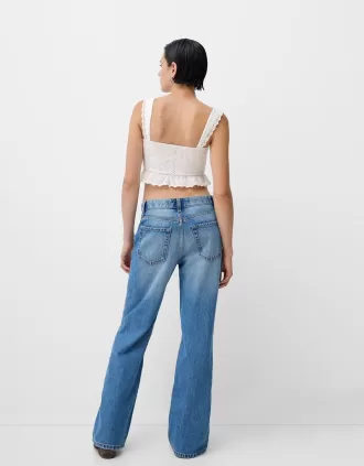 Top de volantes con bordado suizo Off white