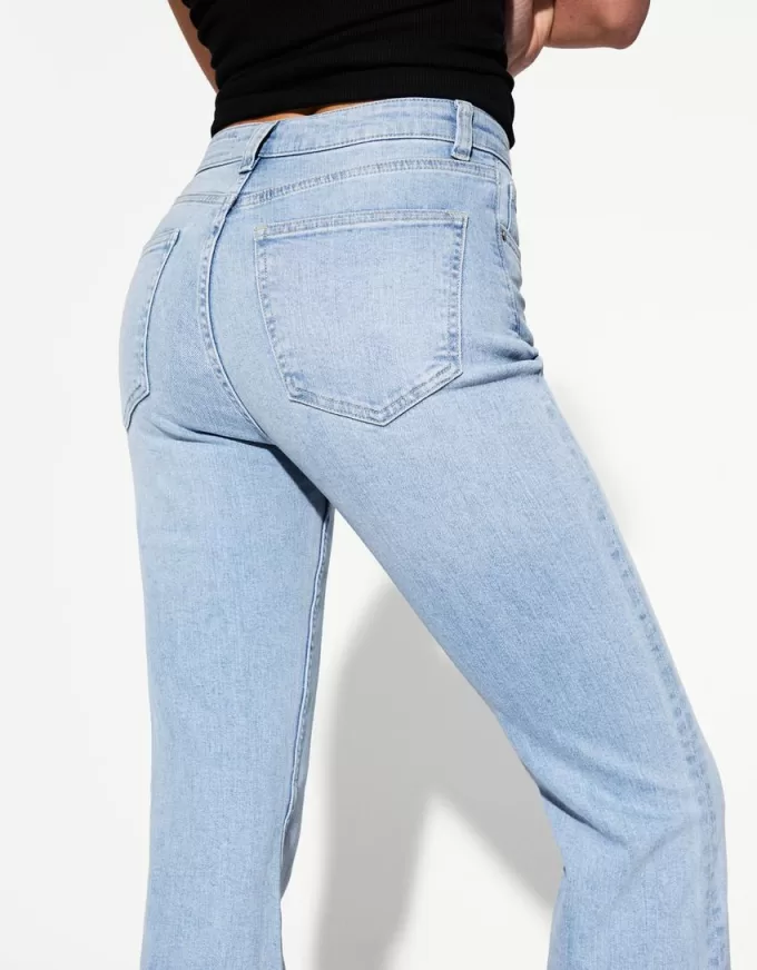 Vaqueros acampanados Light blue