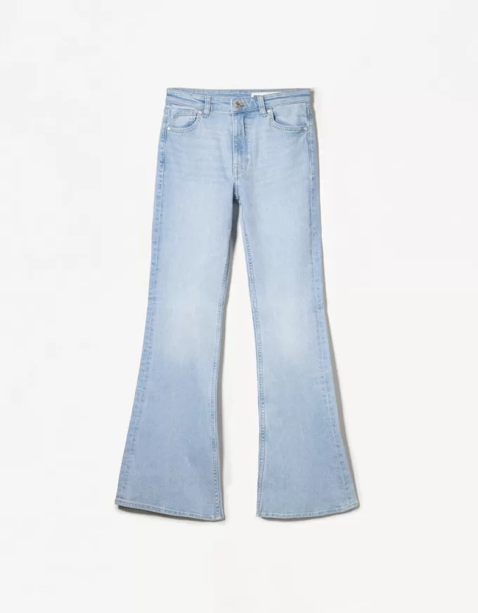 Vaqueros acampanados Light blue