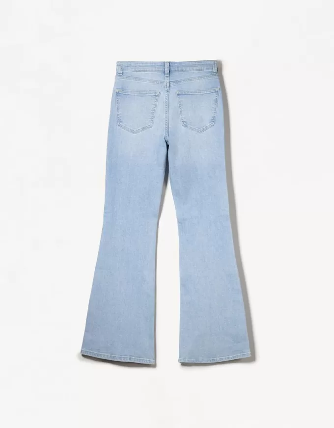 Vaqueros acampanados Light blue