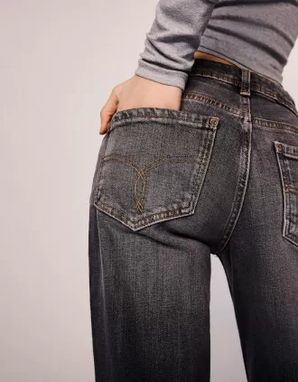 Vaqueros boot-cut de talle bajo Dark grey