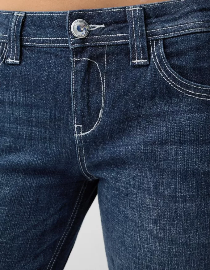 Vaqueros boot-cut de talle bajo con bordado Blue