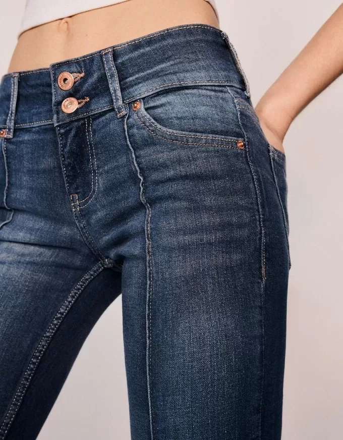 Vaqueros bootcut de talle bajo Washed out blue
