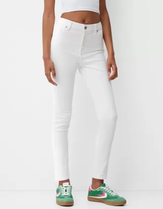 Vaqueros pitillo de talle muy alto White