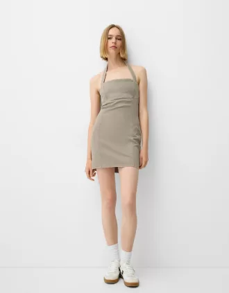 Vestido corto de sarga con cuello halter Camel