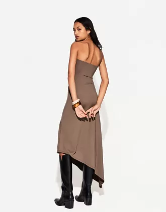 Vestido midi asimétrico con hombros descubiertos Brown