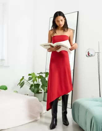 Vestido midi asimétrico con hombros descubiertos Red