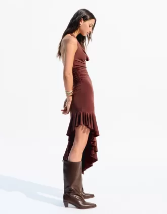 Vestido midi con bajo asimétrico de BERSHKA SERIES Brown