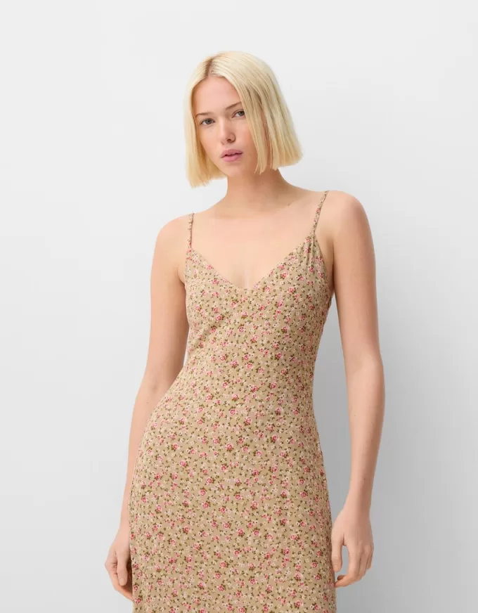 Vestido midi de crepé estampado con volantes Khaki Vestido midi de crepé estampado con volantes Khaki