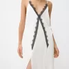 Vestido midi de encaje satinado Off white Vestido midi de encaje satinado Off white
