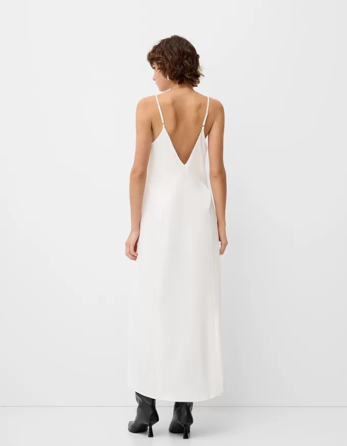 Vestido midi de encaje satinado Off white Vestido midi de encaje satinado Off white