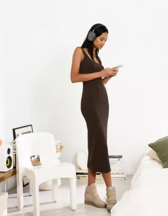 Vestido midi de tirantes Brown