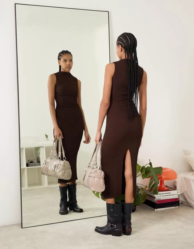 Vestido midi entallado con textura Brown