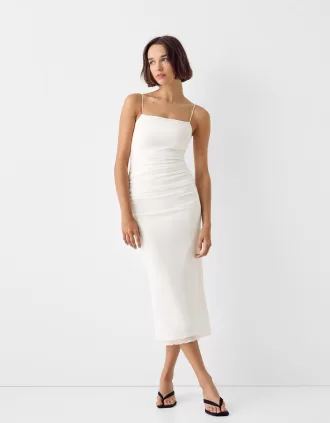 Vestido midi fruncido con tirantes Off white