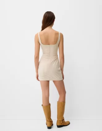 Vestido mini entallado efecto piel Beige