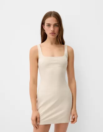 Vestido mini entallado efecto piel Beige
