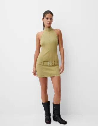 Vestido mini halter con cinturón Khaki