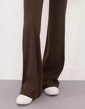 pantalones acampanados Brown