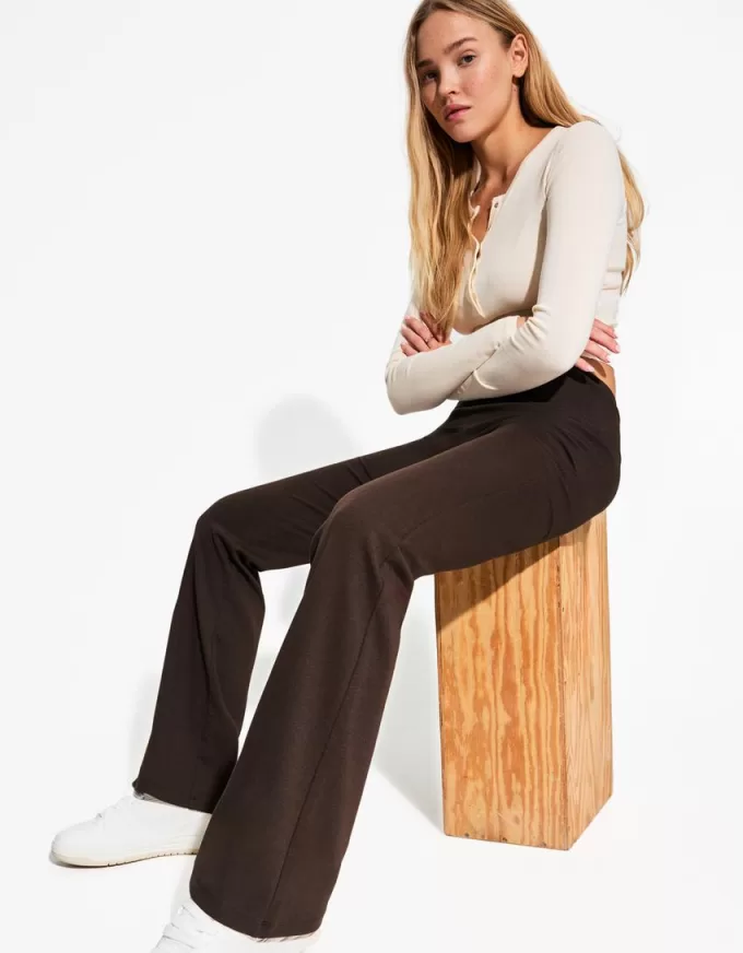 pantalones acampanados Brown