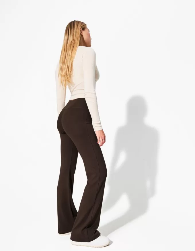pantalones acampanados Brown