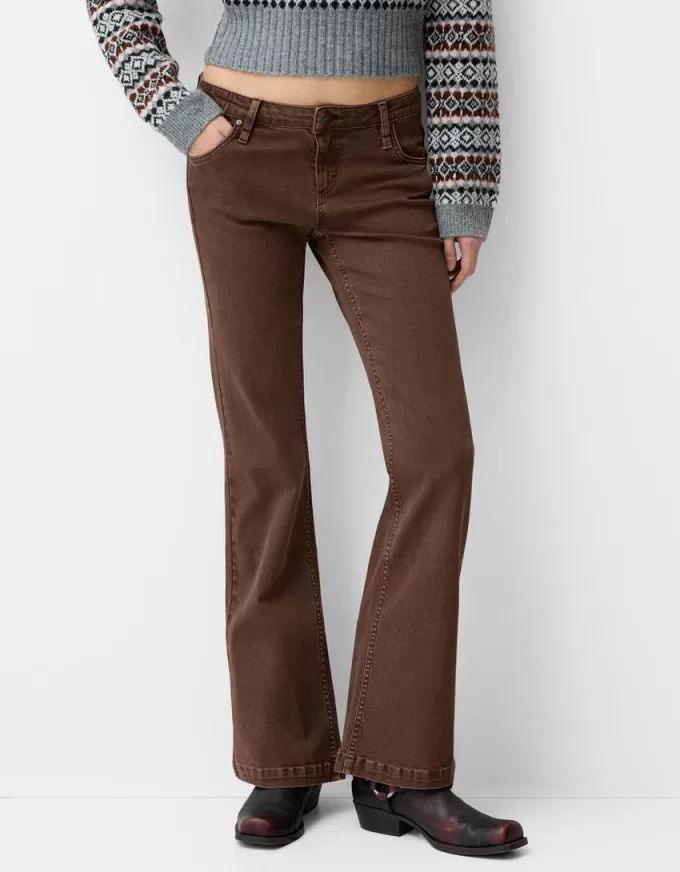 pantalones acampanados de sarga Brown