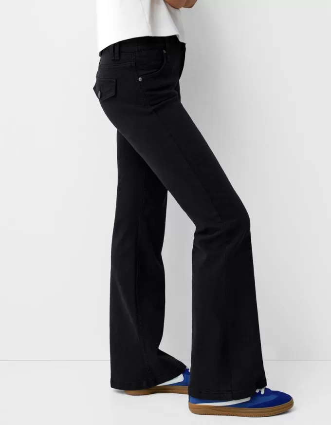 pantalones acampanados de sarga Black