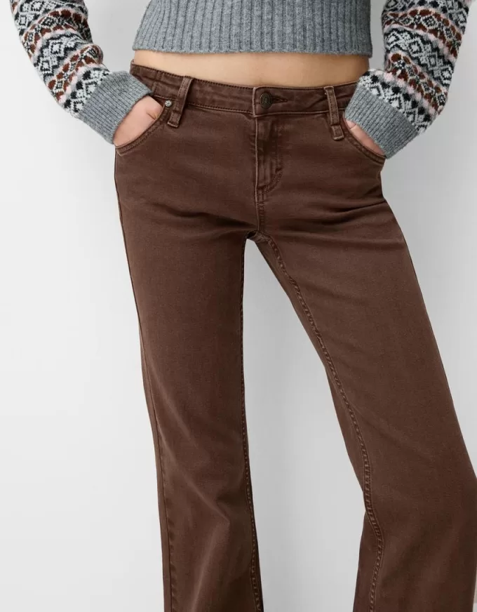 pantalones acampanados de sarga Brown