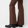 pantalones acampanados de sarga Brown