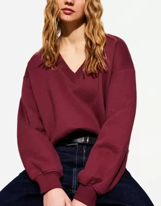 suéter con cuello en V Burgundy